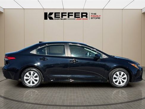 Used 2023 Toyota Corolla LE image 6