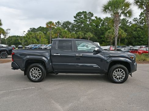 Certified 2025 Toyota Tacoma Limited AWD/4WD image 2