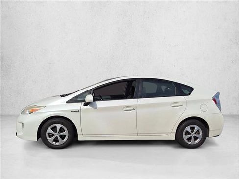 Used 2013 Toyota Prius Four w/ Deluxe Solar Roof Pkg FWD image 2
