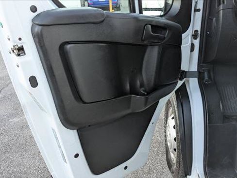 Used 2023 RAM ProMaster 2500 FWD image 13