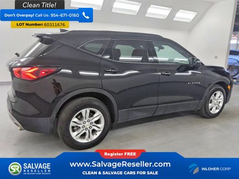 Used 2022 Chevrolet Blazer LT w/ Sound & Technology Package AWD/4WD image 4