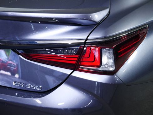 Used 2020 Lexus ES 350 F Sport w/ Accessory Package 2 FWD image 17