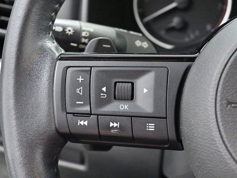 Used 2023 Nissan Rogue SL FWD image 19