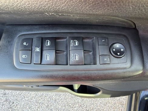 Used 2021 Jeep Grand Cherokee Limited w/ Luxury Group II image 16