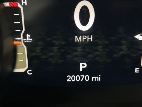 Used 2022 Jeep Wrangler Unlimited Rubicon w/ LED Lighting Group image 21