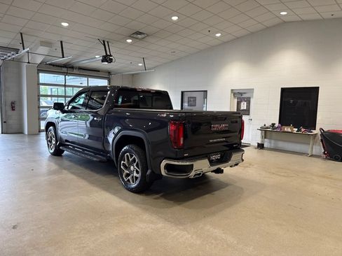 Used 2025 GMC Sierra 1500 SLT AWD/4WD image 5