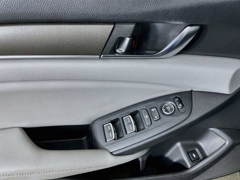 Used 2018 Honda Accord LX image 24