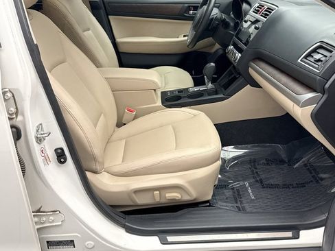Used 2017 Subaru Outback 2.5i Limited AWD/4WD image 18