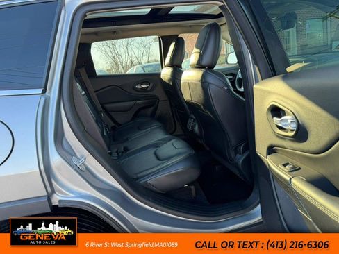 Used 2015 Jeep Cherokee Limited image 12
