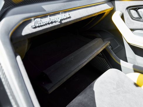 Used 2021 Lamborghini Urus AWD/4WD image 82