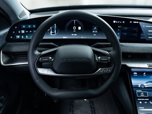 Used 2025 Lucid Air Touring image 12