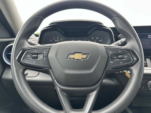 Certified 2024 Chevrolet Trax LS w/ LS Convenience Package FWD image 19