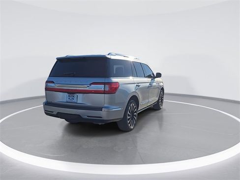 Used 2018 Lincoln Navigator Select image 8