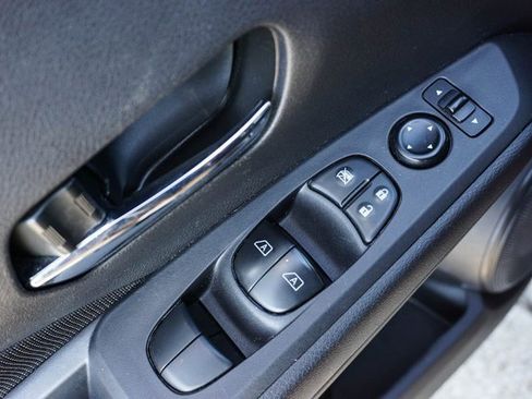 Used 2023 Nissan Kicks SV image 12