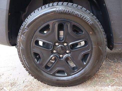 Used 2018 Jeep Renegade Trailhawk AWD/4WD image 43