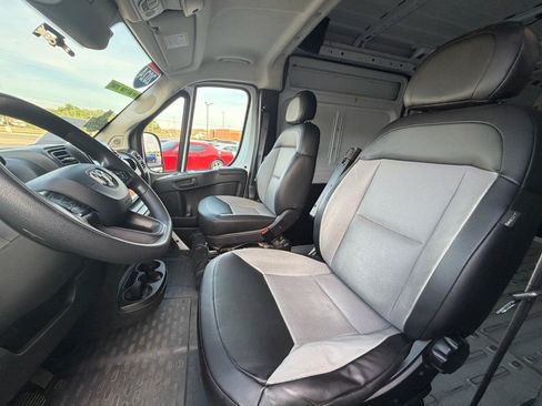 Used 2024 RAM ProMaster 2500 w/ Convenience Group FWD image 24