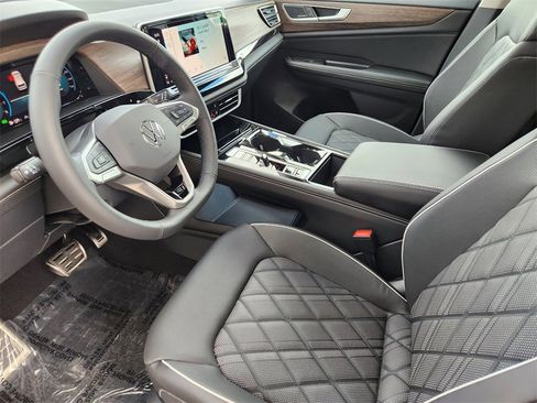 New 2026 Volkswagen Atlas SEL Premium R-Line image 13