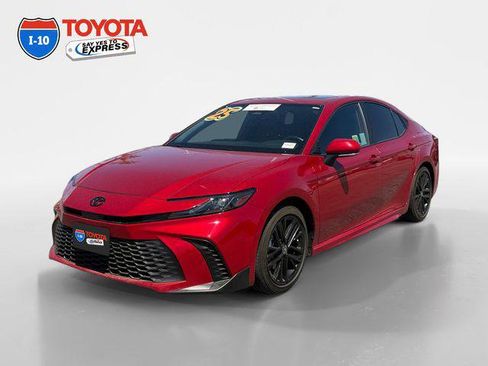 Certified 2025 Toyota Camry SE w/ Convenience Package FWD image 1
