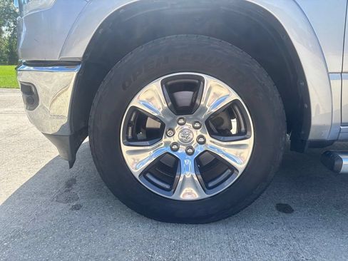 Used 2019 RAM 1500 Laramie AWD/4WD image 8