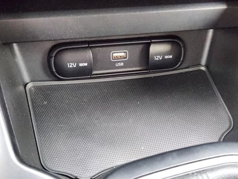 Certified 2025 Kia Soul LX w/ LX Technology Package FWD image 20