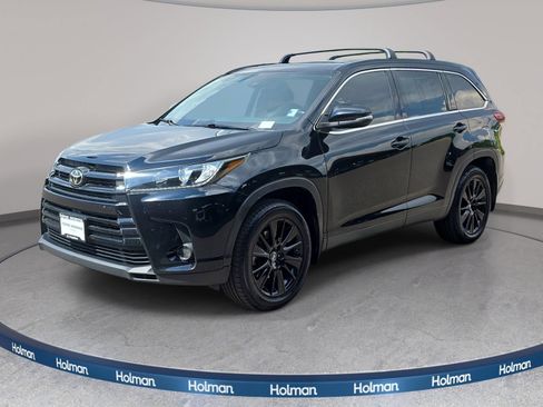 Used 2019 Toyota Highlander SE AWD/4WD image 1