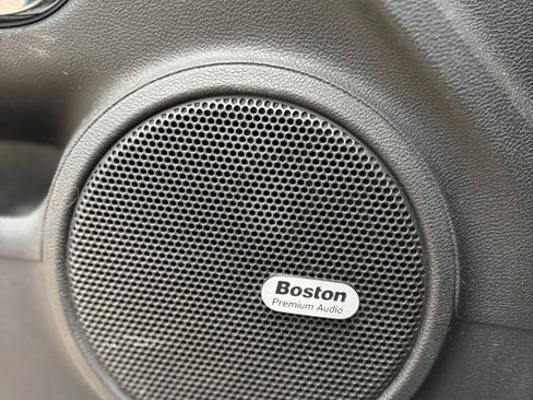 Used 2013 Chevrolet Camaro SS RWD image 21