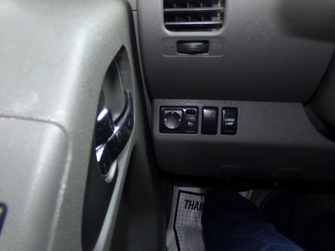 Used 2018 Nissan Frontier SV image 47