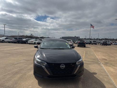 Certified 2025 Nissan Sentra SR w/ SR Premium Package image 4