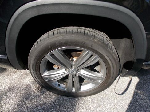 Used 2018 Volkswagen Atlas SE image 19