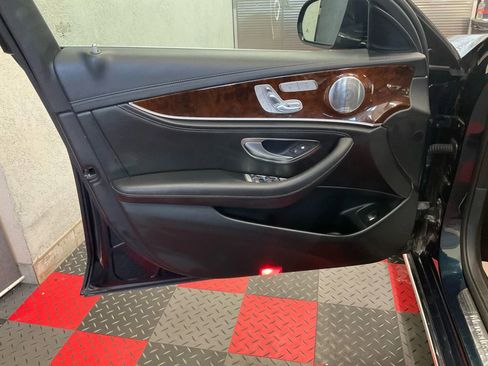 Used 2017 Mercedes-Benz E 300 4MATIC image 9