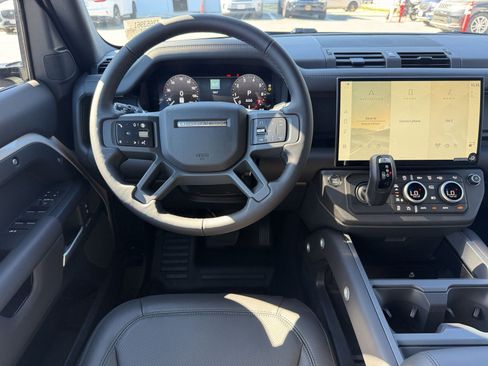 New 2026 Land Rover Defender 110 X-Dynamic SE AWD/4WD image 29