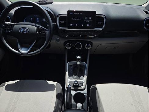 Used 2024 Hyundai Venue SEL image 17