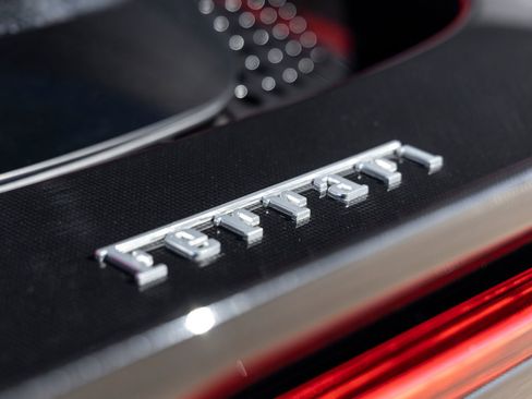 Used 2023 Ferrari SF90 Stradale Base image 15