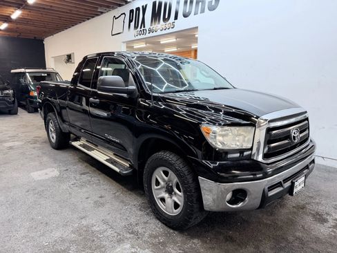 Used 2013 Toyota Tundra 4x4 Double Cab w/ Tow Pkg image 2