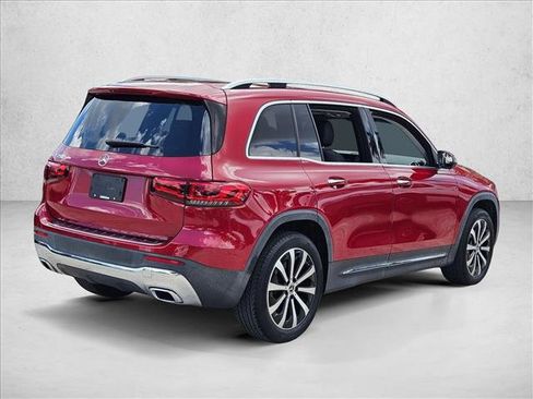 Used 2023 Mercedes-Benz GLB 250 image 4