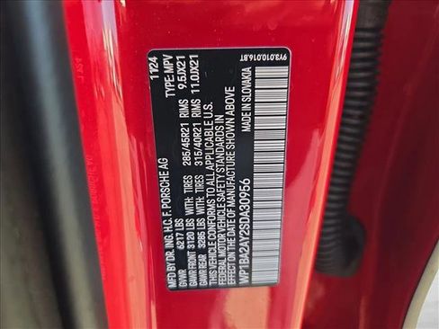 Used 2025 Porsche Cayenne Coupe image 25