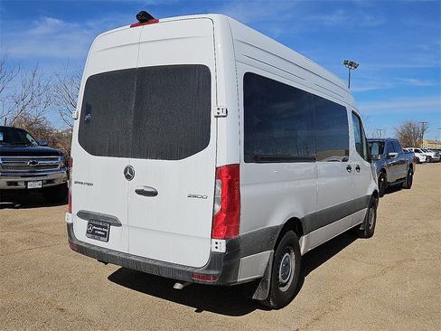 Used 2025 Mercedes-Benz Sprinter 2500 image 7