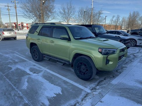 Used 2023 Toyota 4Runner TRD Off-Road Premium image 2