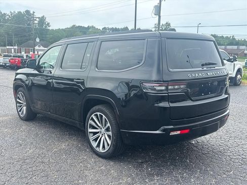 Used 2023 Jeep Grand Wagoneer 4WD image 5