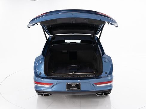 Certified 2025 Bentley Bentayga image 46