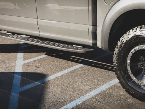 Used 2018 Ford F150 Raptor w/ Equipment Group 802A Luxury image 9