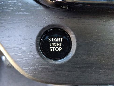 Used 2025 Nissan Murano SV image 39