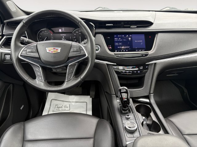 Used 2022 Cadillac XT5 Premium Luxury w/ LPO, Floor Liner Package FWD image 4
