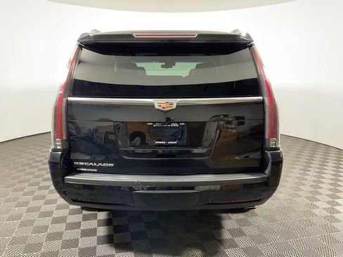Used 2019 Cadillac Escalade Luxury AWD/4WD image 17
