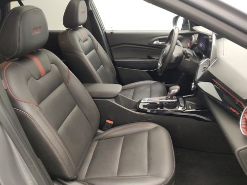 Used 2024 Chevrolet Trax RS w/ Sunroof Package FWD image 21