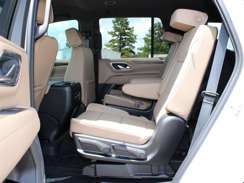 Used 2024 Chevrolet Tahoe Premier RWD image 12