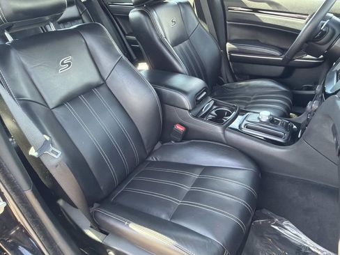 Used 2022 Chrysler 300 S image 27