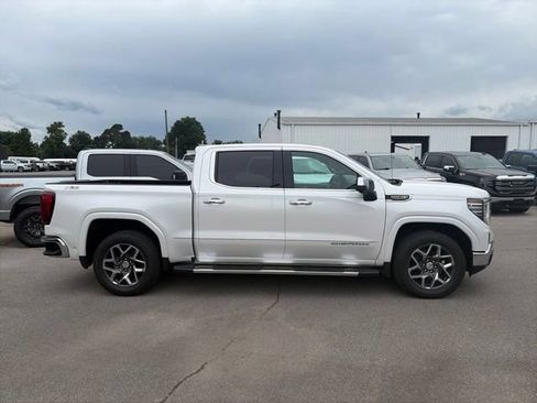 Used 2024 GMC Sierra 1500 SLT w/ SLT Premium Plus Package AWD/4WD image 7