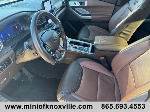 Used 2023 Ford Explorer King Ranch w/ Technology Package image 9