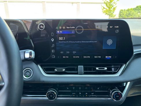 Used 2025 Chevrolet Equinox LT FWD image 17